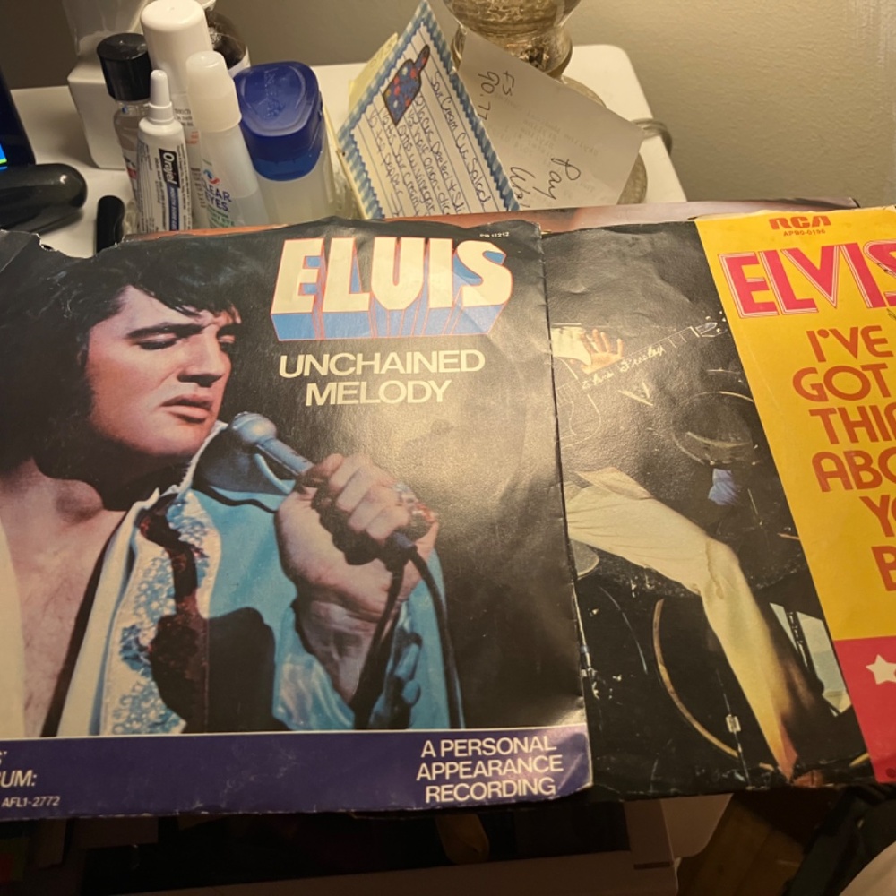 Two ELVIS PRESLEY 45’s from early 1970s - Picture 2 of 5
